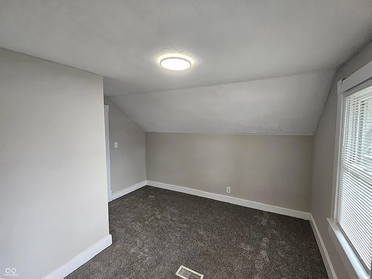351 Congress Ave — Photo 23