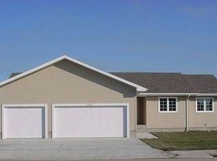 1215 Sagewood Ave, Grand Island, NE 68803