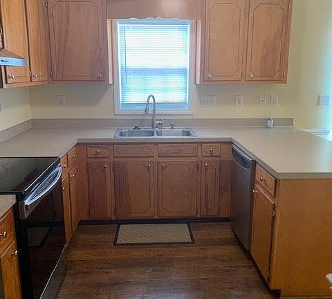 5th image of 2360 Vineyard Dr APT L6
