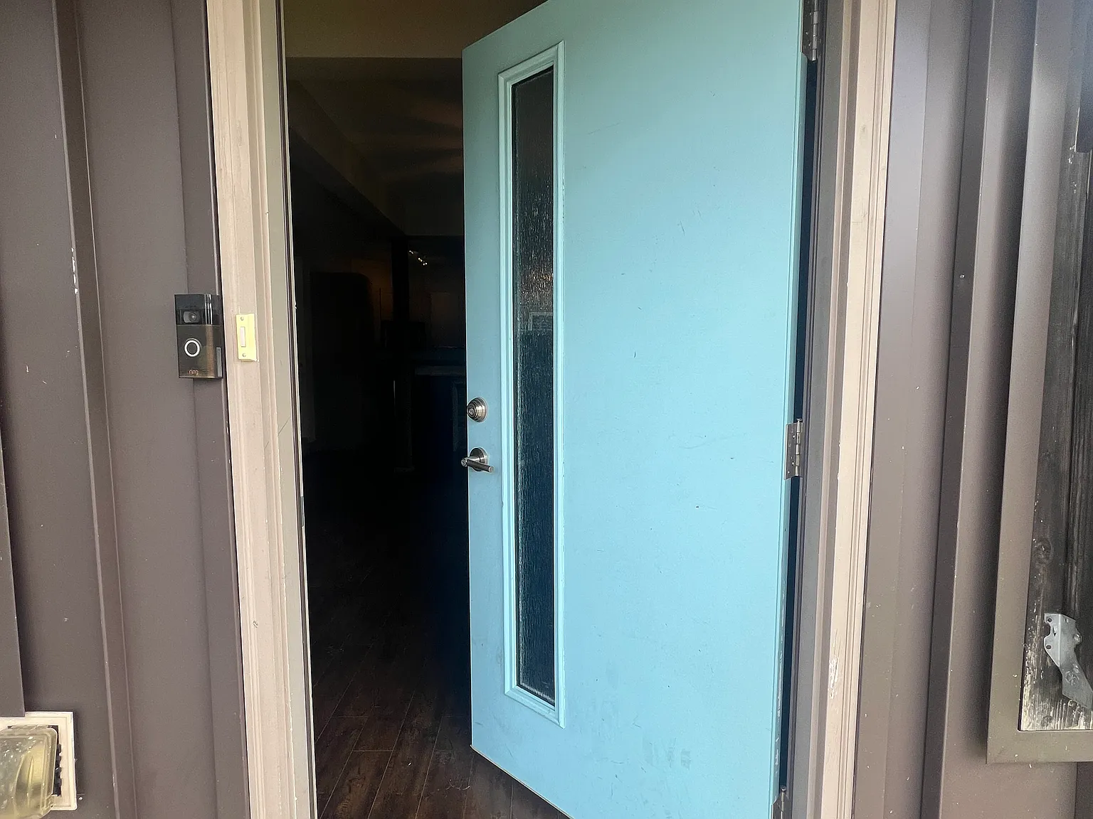 3 bed, 1964 sqft, $2,200 — Photo 2