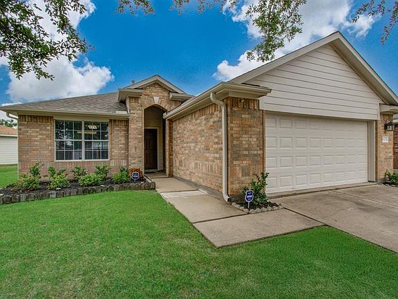 3rd image of 5823 Plantation Crest Drive