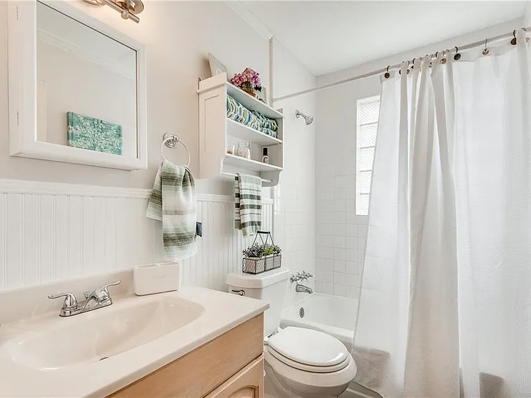 388 Ashley Ave NE — Photo 16