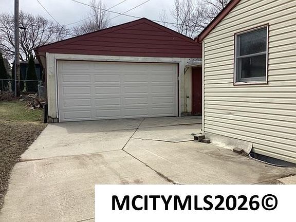 3rd image of 43 Sunny Cir