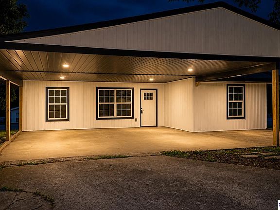 3rd image of 105 Hayward Rd