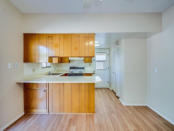3rd image of 3638 E Poinsettia Dr