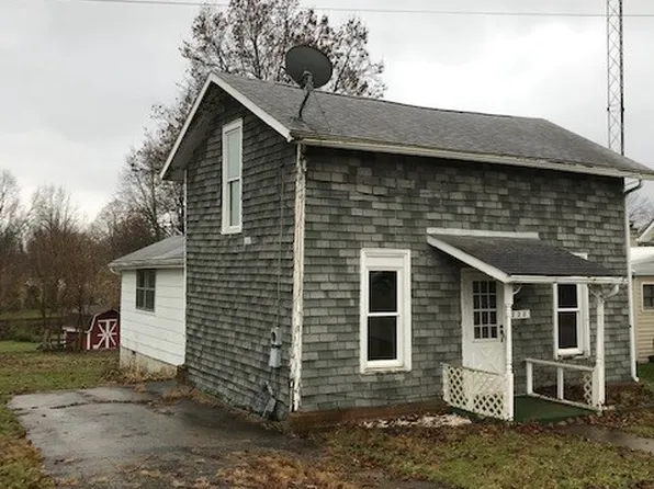 228 E Market St, Pierceton, IN 46562