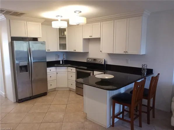 2264 Curtis St, Naples, FL 34112