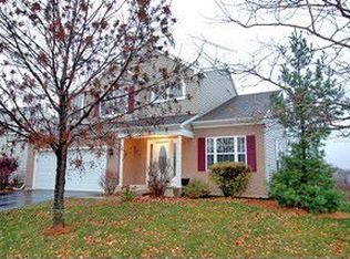 717 Sun Lake Rd, Lake Villa, IL 60046