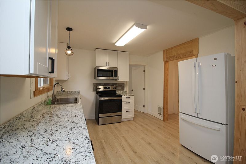 4th image of 10341 SW 184th Avenue