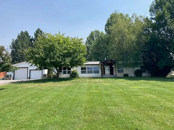 60905 Love Rd, Cove, OR 97824