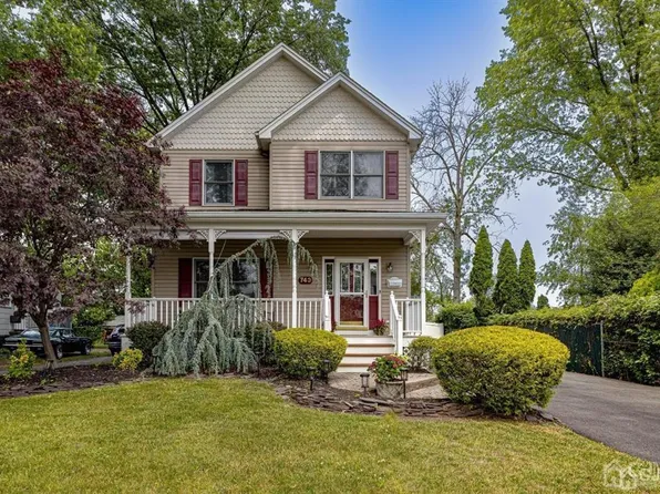 743 Voorhees Ave, Middlesex, NJ 08846