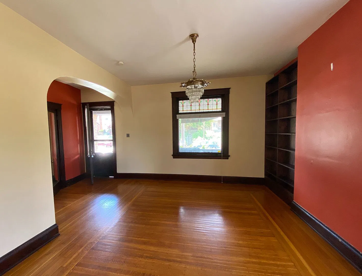2430 Fairview — Photo 4