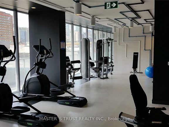 5th image of 68 Shuter St #1106