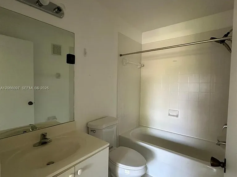 2920 SE 12th Rd #203-30 — Photo 19