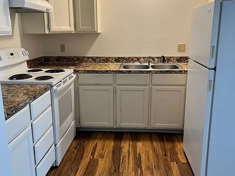 509 N Black Ave #1-8 — Photo 4