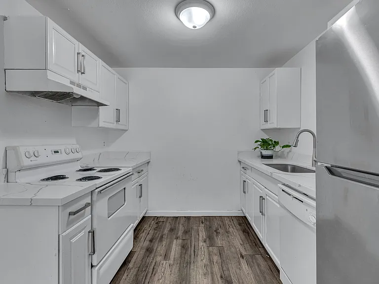 2406 N St NE #D — Photo 11