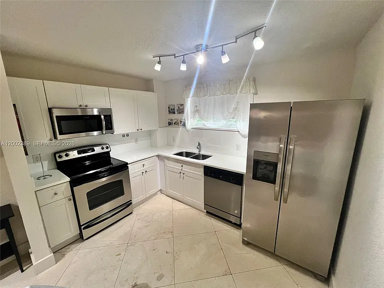 1750 James Ave #5D — Photo 15