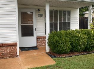 460 E Evergreen Ln, Fayetteville, AR 72703