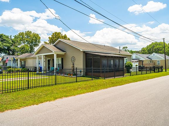 4th image of 823 Minnie St
