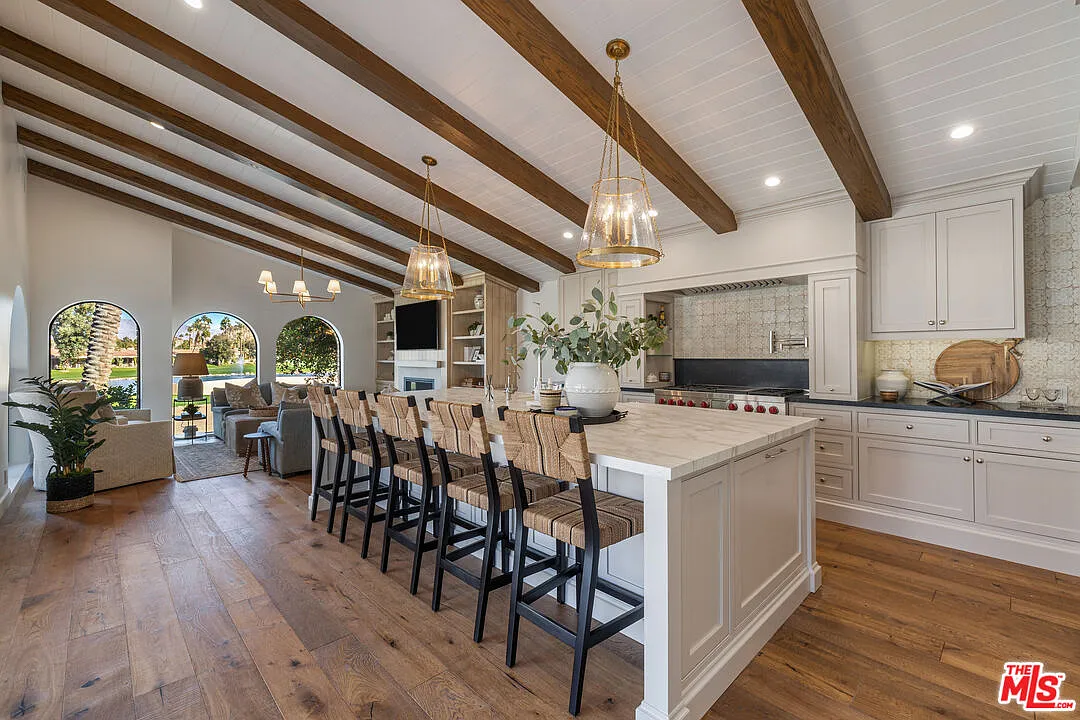 5 bed, 4.5 bath, 4134 sqft, $9,900 — Photo 1