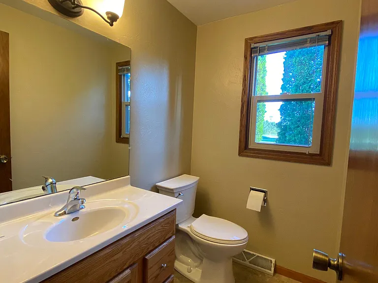 403 Moonglow Dr — Photo 8