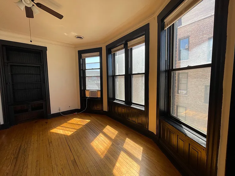 2139 S Western Ave #2 — Photo 3