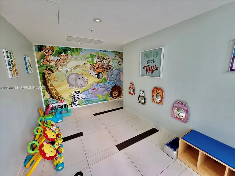 92 SW 3rd St #1808 — Photo 34