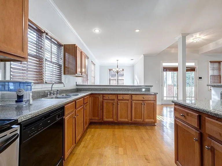 2310 Hosea L Williams Dr NE — Photo 10