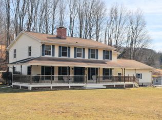 218 Powderhouse Rd, Vestal, NY 13850