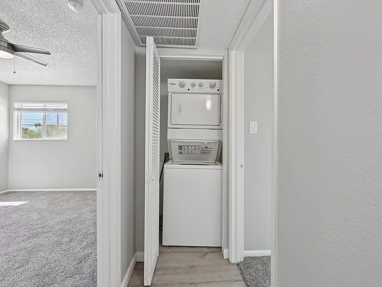 Cornell Apartments — Photo 37