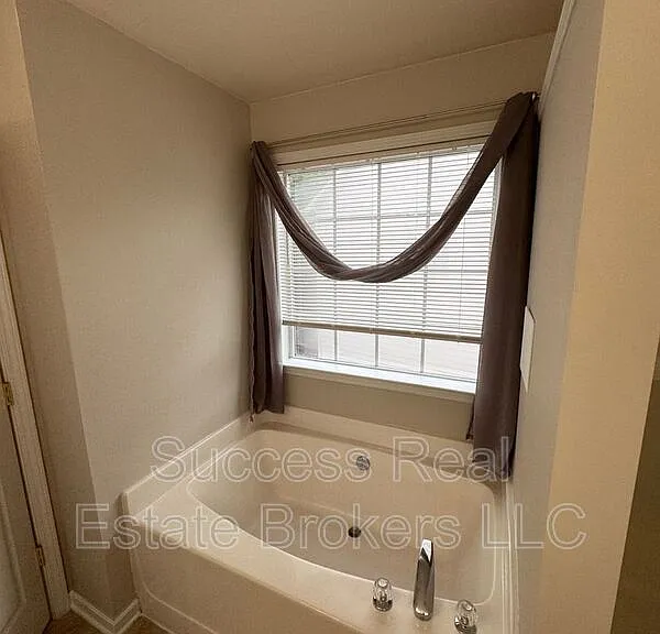 6074 Brookmere Ln SW — Photo 7