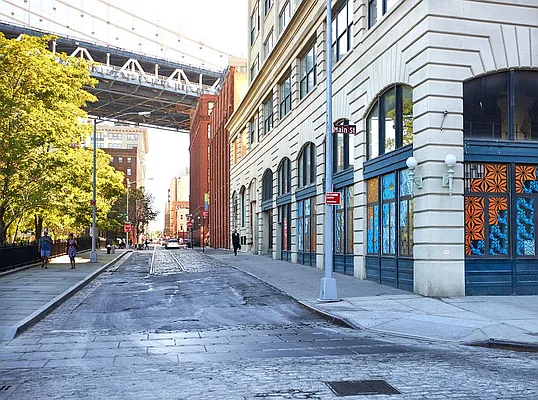 Rented by Lisa Management | media 37