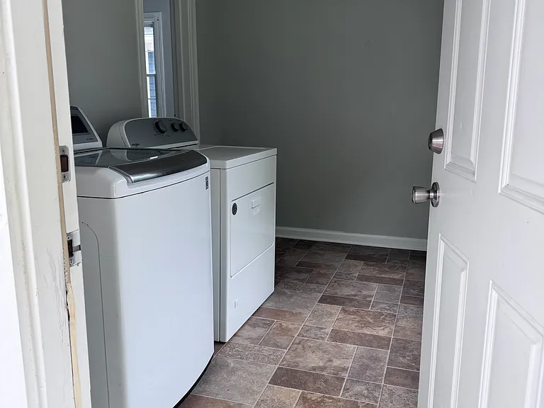Spacious laundry room