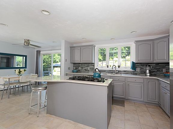 3rd image of 297 Flagler Dr
