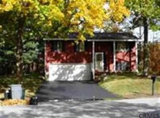 68 Wagon Wheel Ct, Saratoga Springs, NY 12866