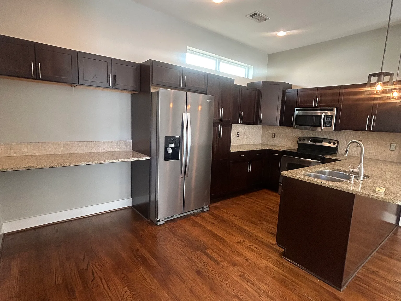 2 bed, 2.5 bath, 1403 sqft, $2,800 — Photo 2
