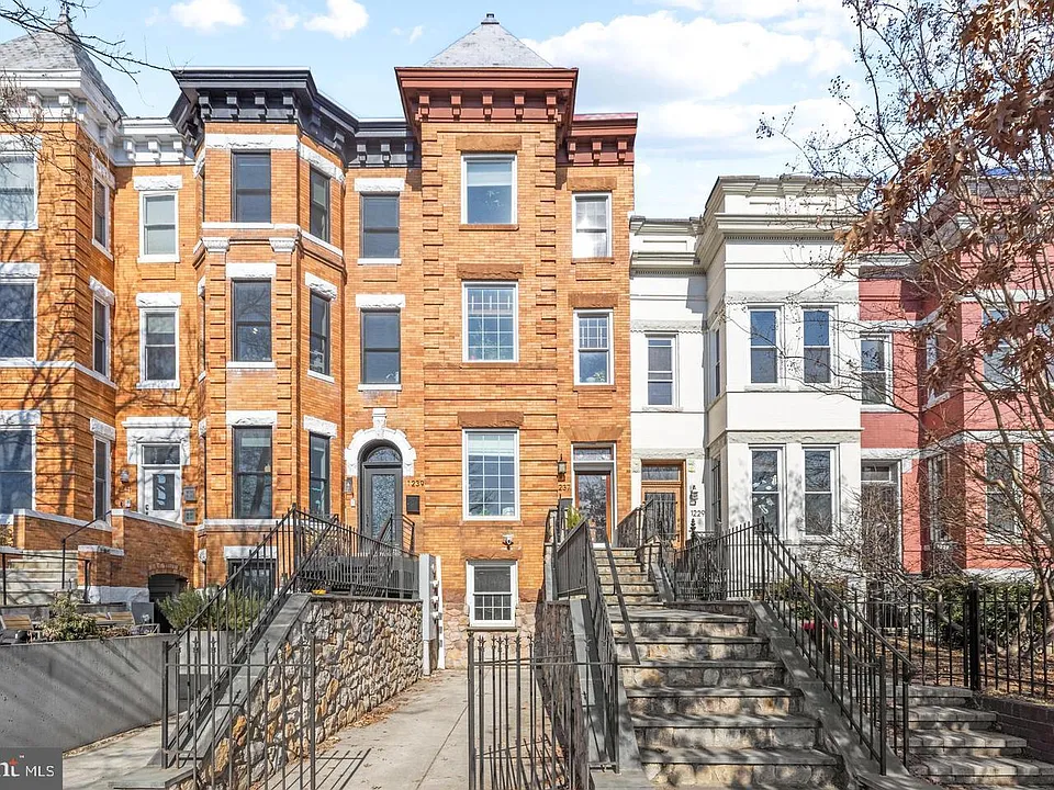 1237 Kenyon St NW #1