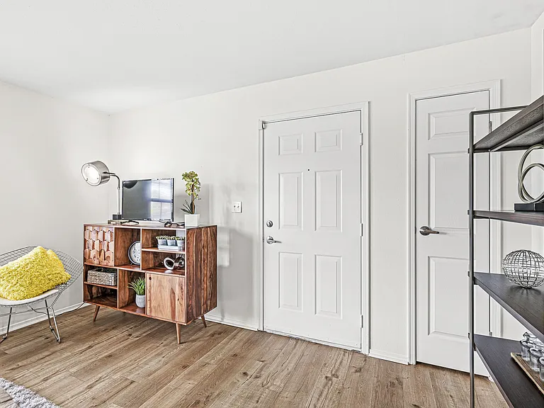 Enclave at Eagle Creek Apartments — Photo 12