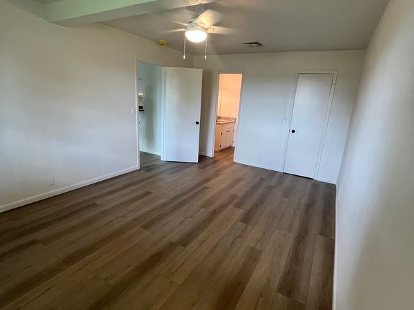 1 Country Place Rd #1