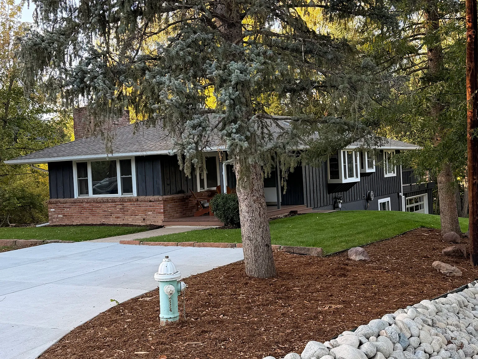 5 bed, 2624 sqft, $8,500 — Photo 1