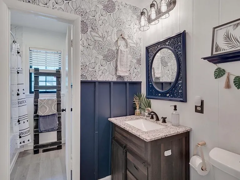 409 Northclift Dr — Photo 17