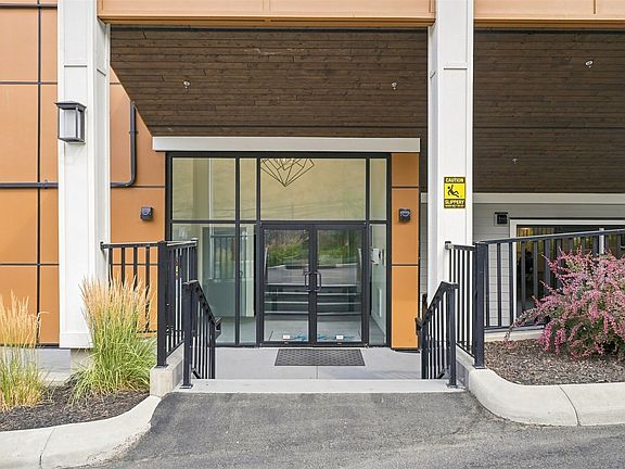 4th image of 2046 Robson Pl Unit 105