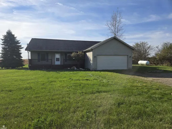 5688 Galbraith Line Rd, Croswell, MI 48422