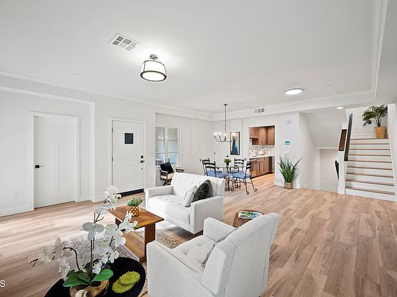 4th image of 262 N Wilson Ave #105