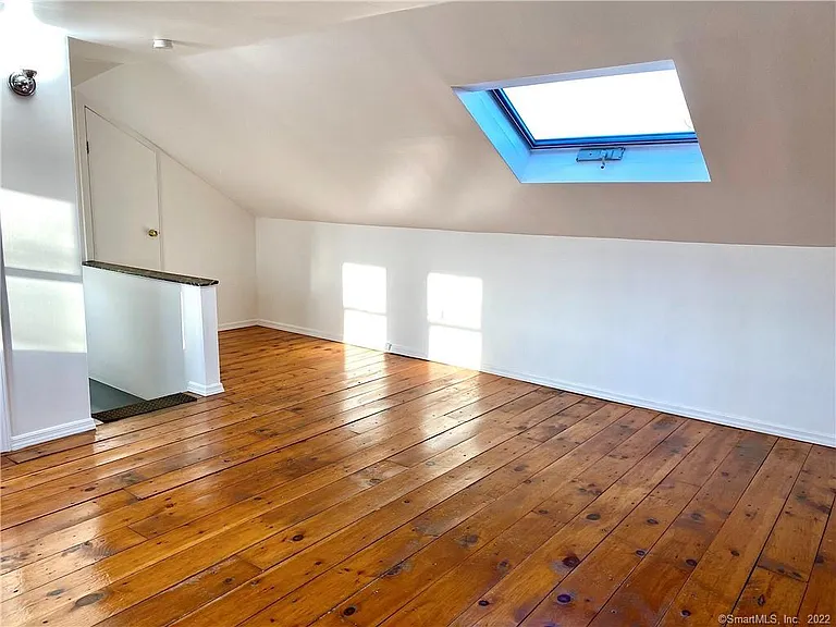 43 Mohegan Ave #2 — Photo 15
