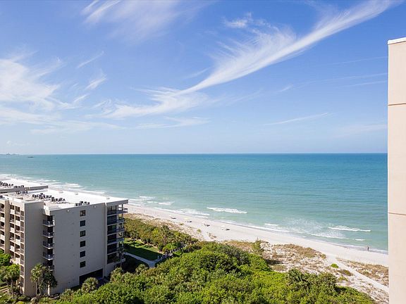 VIEW FROM THE PENTHOUSE TO THE GULF; YOU HAVE A CEAR VIEW ALL THE WAY TO SIESTA KEY