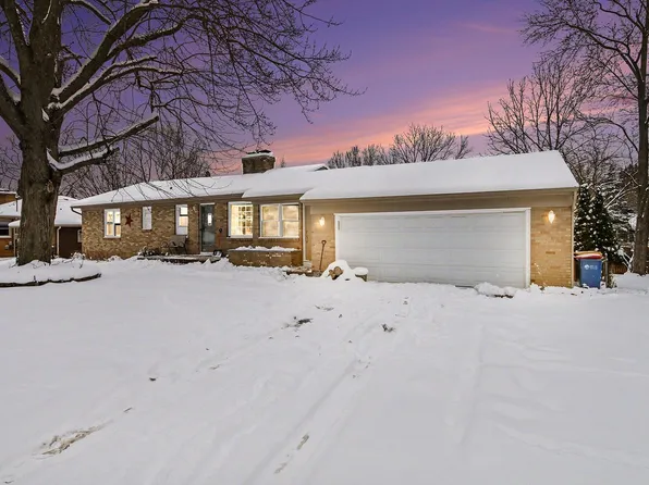 3440 Newcastle Dr SE, Grand Rapids, MI 49508