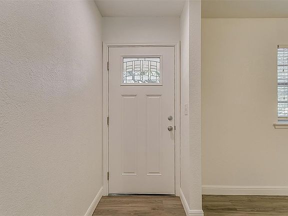 5th image of 1225 Tanglewood Dr