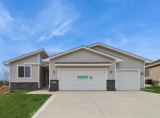 213 S Walnut Dr, Norwalk, IA 50211