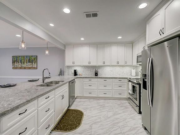 5th image of 5229 Woodlawn Pl